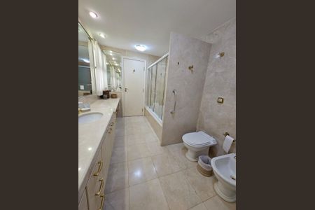 Casa de condomínio à venda com 589m², 4 quartos e 4 vagas