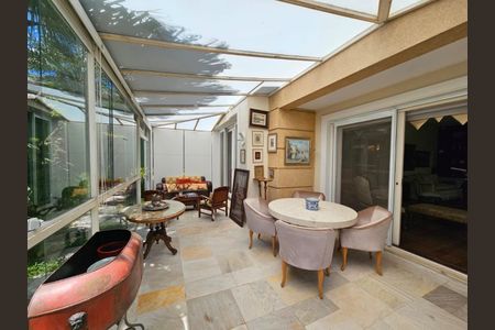 Casa de condomínio à venda com 589m², 4 quartos e 4 vagas