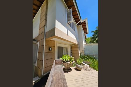 Casa de condomínio à venda com 589m², 4 quartos e 4 vagas