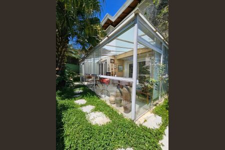 Casa de condomínio à venda com 589m², 4 quartos e 4 vagas