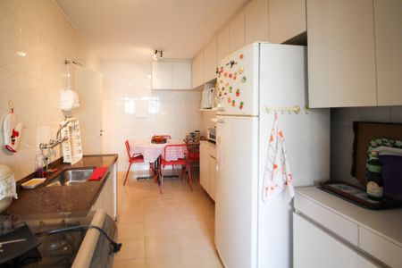Apartamento à venda com 98m², 2 quartos e 2 vagas Apartamento à venda com 98m², 2 quartos e 2 vagasCozinha