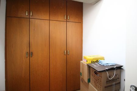 Apartamento à venda com 98m², 2 quartos e 2 vagas Apartamento à venda com 98m², 2 quartos e 2 vagasQuarto de Serviço