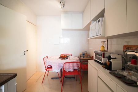 Apartamento à venda com 98m², 2 quartos e 2 vagas Apartamento à venda com 98m², 2 quartos e 2 vagasCozinha