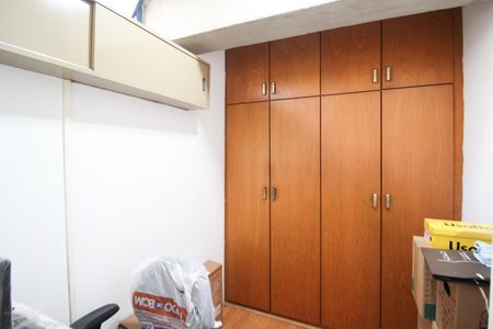 Apartamento à venda com 98m², 2 quartos e 2 vagas Apartamento à venda com 98m², 2 quartos e 2 vagasQuarto de Serviço