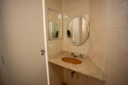 Apartamento à venda com 76m², 4 quartos e 1 vaga Apartamento à venda com 76m², 4 quartos e 1 vagaBanheiro