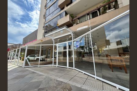 Apartamento à venda com 80m², 2 quartos e sem vaga Apartamento à venda com 80m², 2 quartos e sem vagaPlaquinha fachada instalada