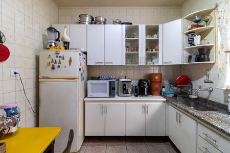 Casa à venda com 197m², 4 quartos e 2 vagas Casa à venda com 197m², 4 quartos e 2 vagasCozinha