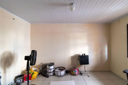 Casa à venda com 197m², 4 quartos e 2 vagas Casa à venda com 197m², 4 quartos e 2 vagasEdícula - Quarto 1