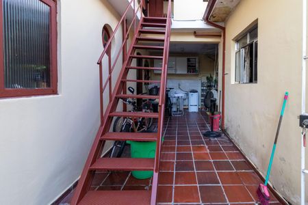 Casa à venda com 197m², 4 quartos e 2 vagas Casa à venda com 197m², 4 quartos e 2 vagasQuintal