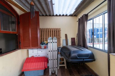 Casa à venda com 197m², 4 quartos e 2 vagas Casa à venda com 197m², 4 quartos e 2 vagasVaranda