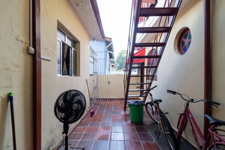 Casa à venda com 197m², 4 quartos e 2 vagas Casa à venda com 197m², 4 quartos e 2 vagasQuintal