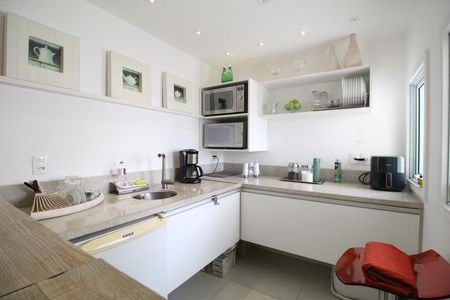 Casa à venda com 523m², 4 quartos e 2 vagasCozinha 1