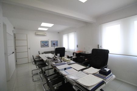 Casa à venda com 523m², 4 quartos e 2 vagasSala 7