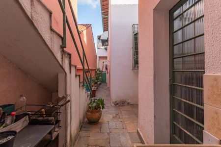 Casa à venda com 313m², 5 quartos e 2 vagas Casa à venda com 313m², 5 quartos e 2 vagasÁrea de Serviço