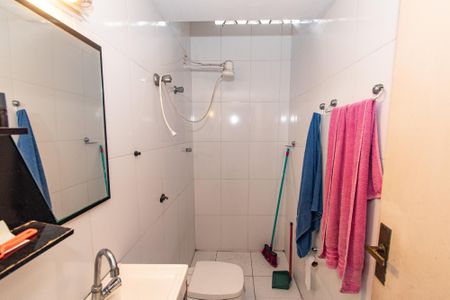 Casa à venda com 250m², 4 quartos e 1 vaga Casa à venda com 250m², 4 quartos e 1 vagaBanheiro