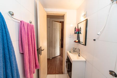 Casa à venda com 250m², 4 quartos e 1 vaga Casa à venda com 250m², 4 quartos e 1 vagaBanheiro