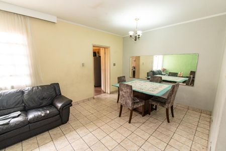 Casa à venda com 250m², 4 quartos e 1 vaga Casa à venda com 250m², 4 quartos e 1 vagaSala de jantar