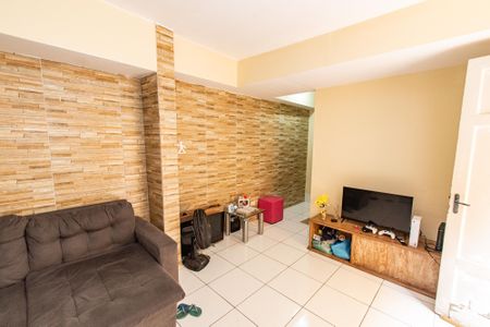 Casa à venda com 250m², 4 quartos e 1 vaga Casa à venda com 250m², 4 quartos e 1 vagaCasa 2 - Sala