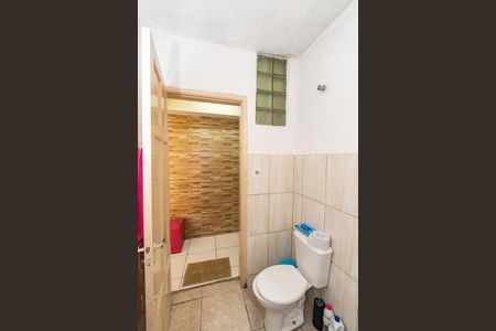 Casa à venda com 250m², 4 quartos e 1 vaga Casa à venda com 250m², 4 quartos e 1 vagaCasa 2 - Banheiro