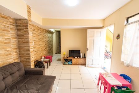 Casa à venda com 250m², 4 quartos e 1 vaga Casa à venda com 250m², 4 quartos e 1 vagaCasa 2 - Sala