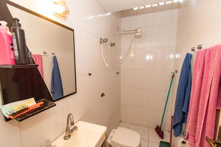 Casa à venda com 250m², 4 quartos e 1 vaga Casa à venda com 250m², 4 quartos e 1 vagaBanheiro