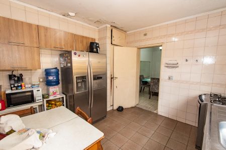 Casa à venda com 250m², 4 quartos e 1 vaga Casa à venda com 250m², 4 quartos e 1 vagaCozinha