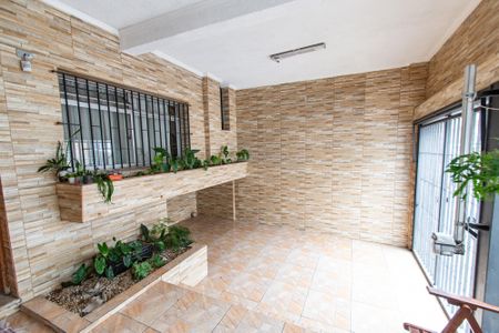 Casa à venda com 250m², 4 quartos e 1 vaga Casa à venda com 250m², 4 quartos e 1 vagaGaragem