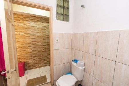 Casa à venda com 250m², 4 quartos e 1 vaga Casa à venda com 250m², 4 quartos e 1 vagaCasa 2 - Banheiro