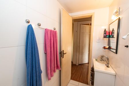 Casa à venda com 250m², 4 quartos e 1 vaga Casa à venda com 250m², 4 quartos e 1 vagaBanheiro