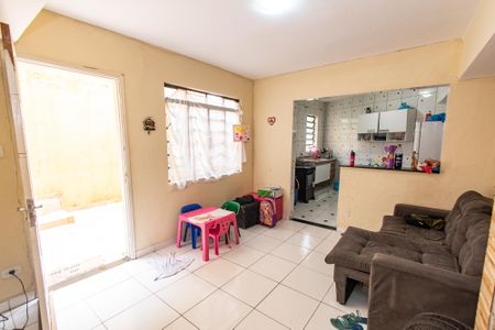 Casa à venda com 250m², 4 quartos e 1 vaga Casa à venda com 250m², 4 quartos e 1 vagaCasa 2 - Sala