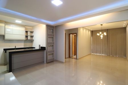 Sala de casa de condomínio para alugar com 3 quartos, 80m² em Aclimação, Uberlândia