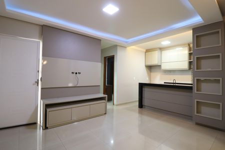 Sala de casa de condomínio para alugar com 3 quartos, 80m² em Aclimação, Uberlândia