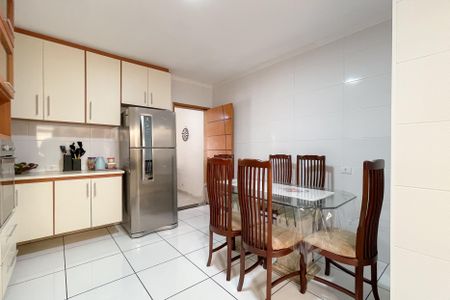 Casa à venda com 233m², 4 quartos e 4 vagas Casa à venda com 233m², 4 quartos e 4 vagasCozinha