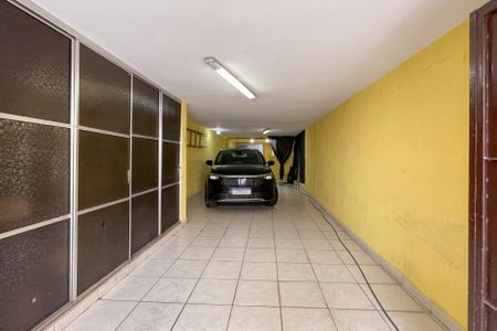 Casa à venda com 233m², 4 quartos e 4 vagas Casa à venda com 233m², 4 quartos e 4 vagasGaragem