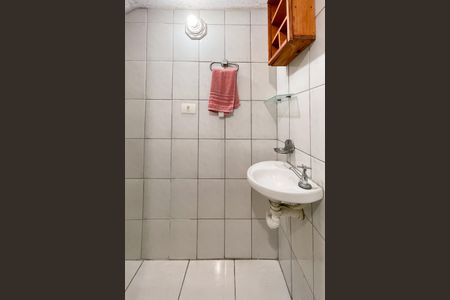 Casa à venda com 233m², 4 quartos e 4 vagas Casa à venda com 233m², 4 quartos e 4 vagasLavabo