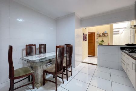 Casa à venda com 233m², 4 quartos e 4 vagas Casa à venda com 233m², 4 quartos e 4 vagasCozinha