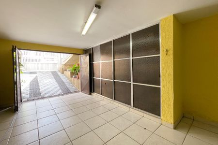 Casa à venda com 233m², 4 quartos e 4 vagas Casa à venda com 233m², 4 quartos e 4 vagasGaragem