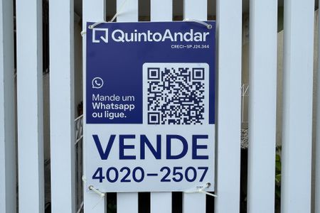 Casa à venda com 233m², 4 quartos e 4 vagas Casa à venda com 233m², 4 quartos e 4 vagasPlaca