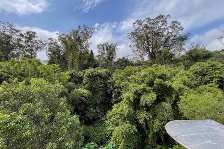 Casa à venda com 233m², 4 quartos e 4 vagas Casa à venda com 233m², 4 quartos e 4 vagasVista - Área de serviço