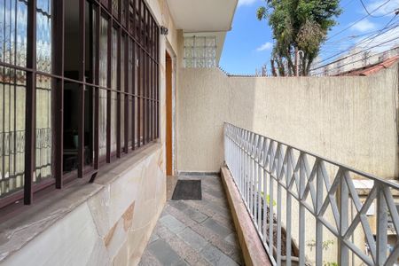 Casa à venda com 233m², 4 quartos e 4 vagas Casa à venda com 233m², 4 quartos e 4 vagasSacada