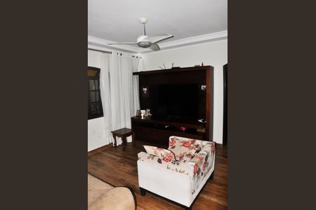 Casa à venda com 280m², 3 quartos e 2 vagas Casa à venda com 280m², 3 quartos e 2 vagasDetalhe - Sala