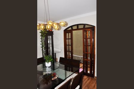 Casa à venda com 280m², 3 quartos e 2 vagas Casa à venda com 280m², 3 quartos e 2 vagasCopa