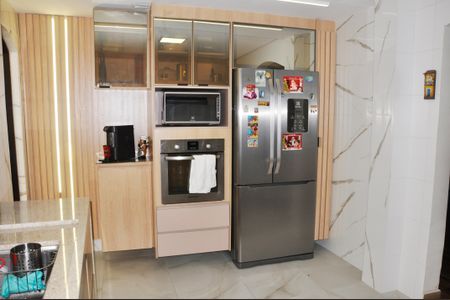 Casa à venda com 280m², 3 quartos e 2 vagas Casa à venda com 280m², 3 quartos e 2 vagasDetalhe - Cozinha