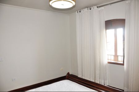 Casa à venda com 280m², 3 quartos e 2 vagas Casa à venda com 280m², 3 quartos e 2 vagasDetalhe - Quarto 01 com Closet e Suíte