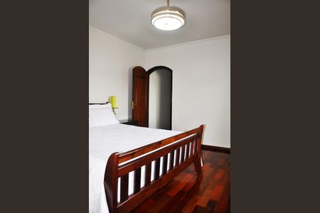 Casa à venda com 280m², 3 quartos e 2 vagas Casa à venda com 280m², 3 quartos e 2 vagasDetalhe - Quarto 01 com Closet e Suíte