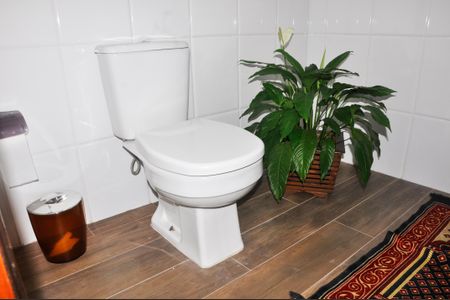 Casa à venda com 280m², 3 quartos e 2 vagas Casa à venda com 280m², 3 quartos e 2 vagasDetalhe - Lavabo