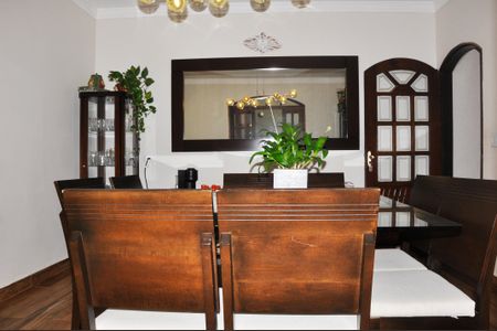 Casa à venda com 280m², 3 quartos e 2 vagas Casa à venda com 280m², 3 quartos e 2 vagasCopa