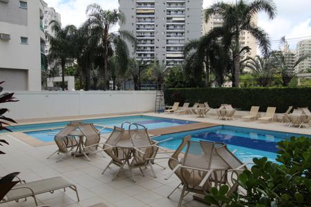 Apartamento à venda com 127m², 2 quartos e 2 vagasPiscina