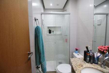 Apartamento à venda com 127m², 2 quartos e 2 vagasQuarto 2 - Banheiro