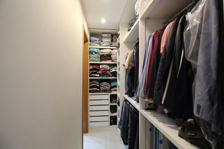 Apartamento à venda com 127m², 2 quartos e 2 vagasQuarto 2 - Closet